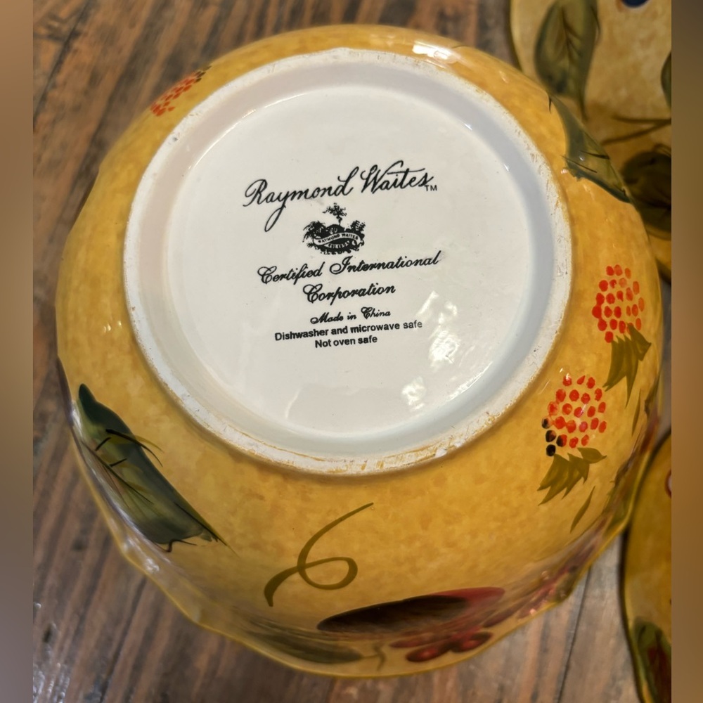 Raymond Waites 3 Piece Nesting Bowls Set - Picture 8 of 9